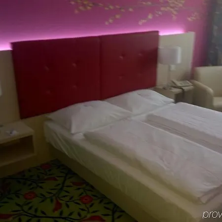 Roomingtons 4* Wetzlar