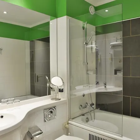 Roomingtons Hotel